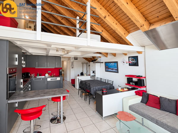Vercorin - Roches-Hombes - R2 avec accès indépendant, beaux volumes et ambiance chalet 2