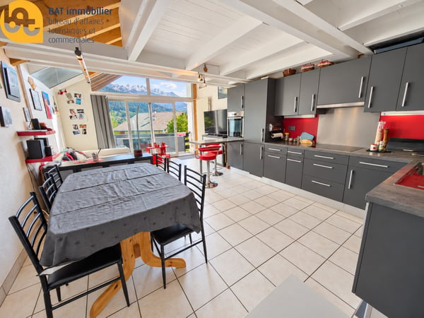 Vercorin - Roches-Hombes - R2 avec accès indépendant, beaux volumes et ambiance chalet 5
