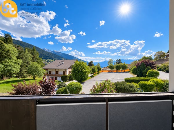Vercorin - Roches-Hombes - R2 avec accès indépendant, beaux volumes et ambiance chalet