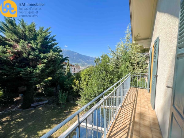 Villa à Veyras avec jardin et garage box 13