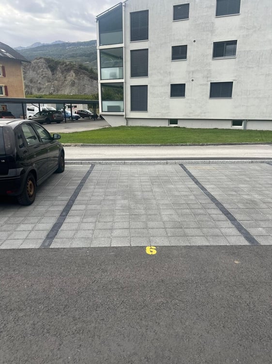 Chalais - place de parc extérieure à louer 2