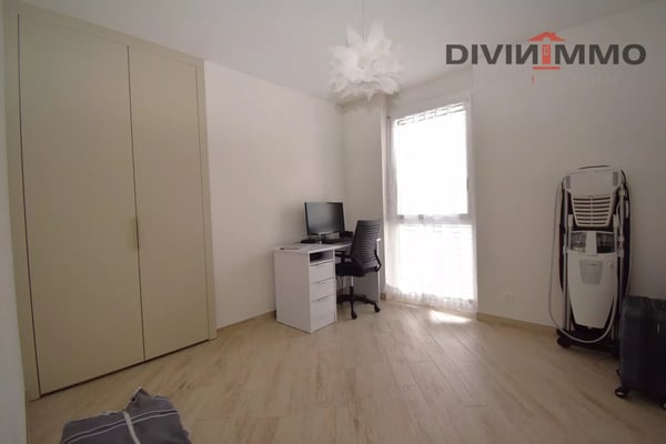 Bel appartement de standing au coeur du village avec deux garages 9