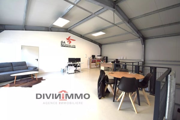 Hall industrielle de 145 m3 avec 5 places de parc 5