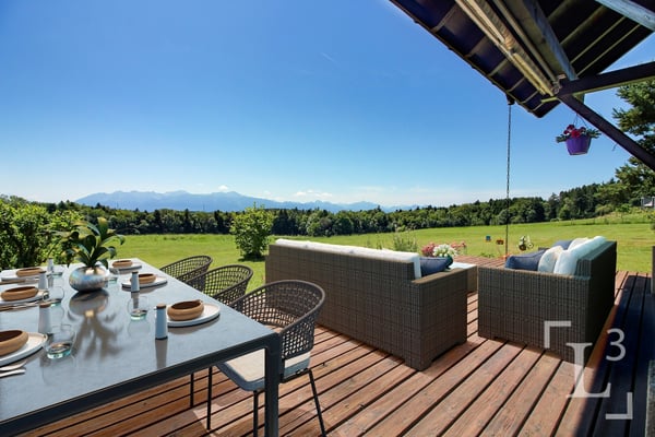Spacieuse propriété avec grand jardin et vue sur les Alpes 2