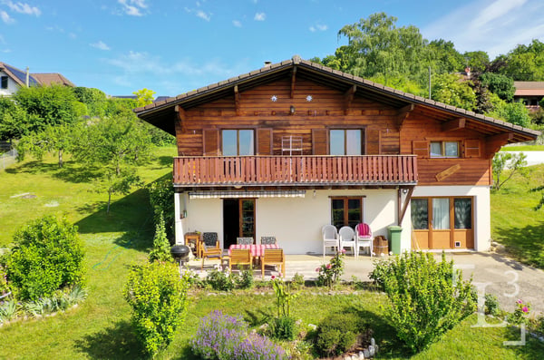 Comme un nid d'aigle! Maison à rénover avec jardin arboré et vue lac 7