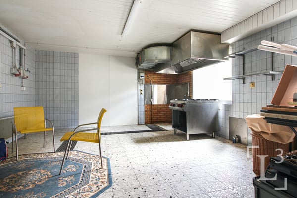 Immeuble mixte avec local commercial et appartements 10