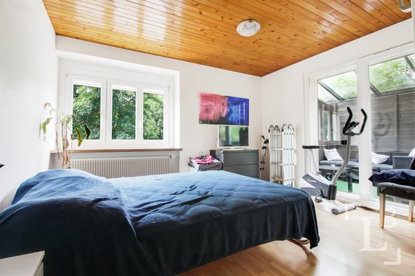 Immeuble mixte avec local commercial et appartements 5