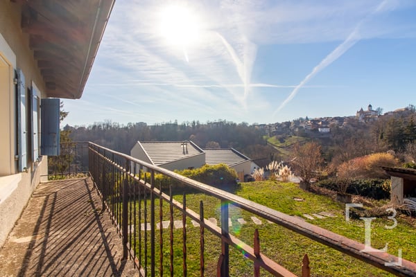 Coup de coeur! Spacieuse villa avec jardin et vue dégagée 5