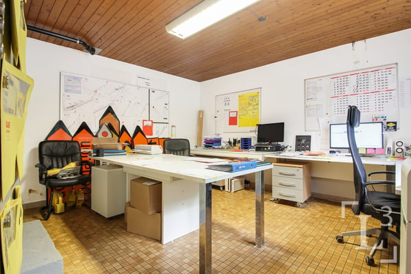 Immeuble mixte avec local commercial et appartements 11