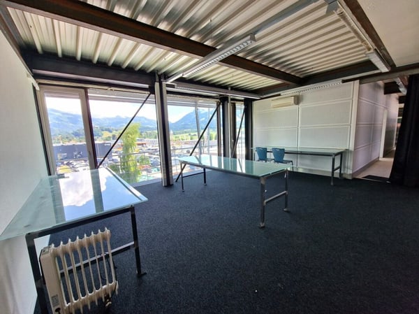 La Tour-de-Trême - Surface administrative de 400 m2 au 1er étage