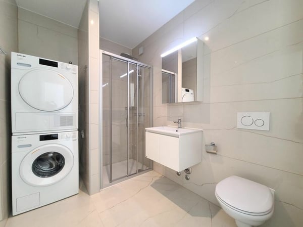 Plugin 4 - Appartement 5.5 pièces au 12ème étage 12