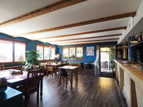 Restaurant (fond de commerce) + 3 appartements 2