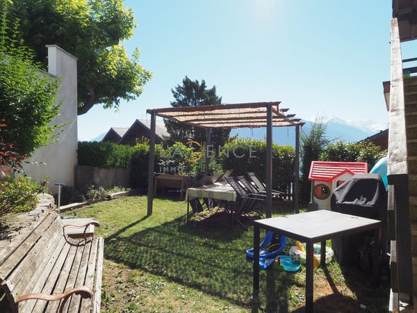 Restaurant (fond de commerce) + 3 appartements 10