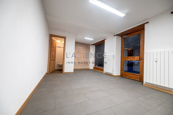 LOCAL COMMERCIAL / BUREAU AU COEUR D'EVOLENE 3