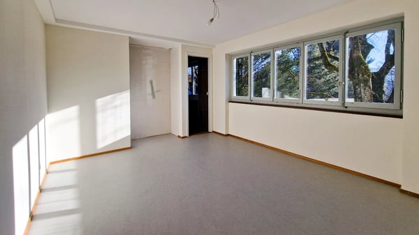 Duplex 1.5 sq.ft. with splendid garden and terraces in fully renovated architect-designed villa, 300 m. from LEB station in Bercher 10