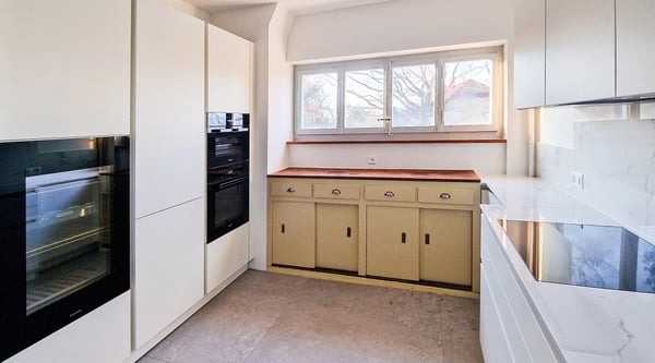 Duplex 1.5 sq.ft. with splendid garden and terraces in fully renovated architect-designed villa, 300 m. from LEB station in Bercher 8