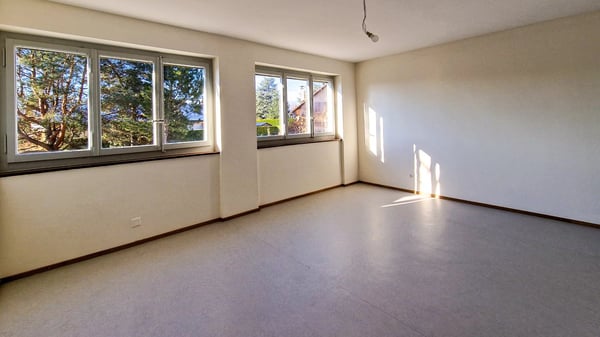 Duplex 1.5 sq.ft. with splendid garden and terraces in fully renovated architect-designed villa, 300 m. from LEB station in Bercher 12