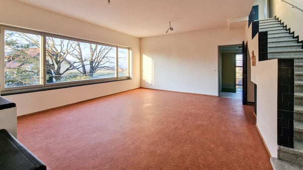 Duplex 1.5 sq.ft. with splendid garden and terraces in fully renovated architect-designed villa, 300 m. from LEB station in Bercher 7