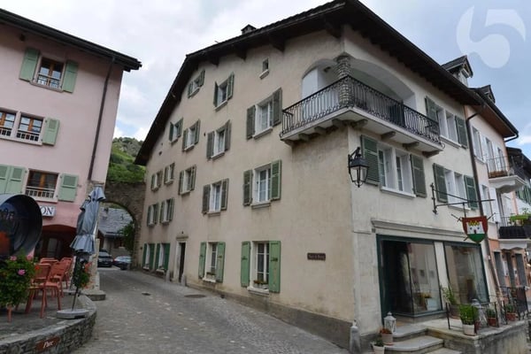 Attic with great potential with rare turret in the heart of the village of Saillon 6