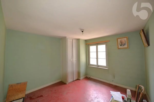 Attic with great potential with rare turret in the heart of the village of Saillon 3