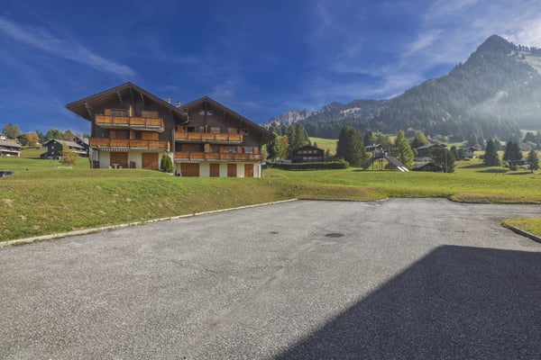 Appartement au pied des pistes avec balcon et magnifique vue sur les montagnes 12