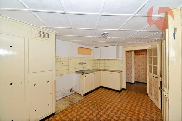 Authentique maison villageoise à fort potentiel avec garage et carnotzet 5
