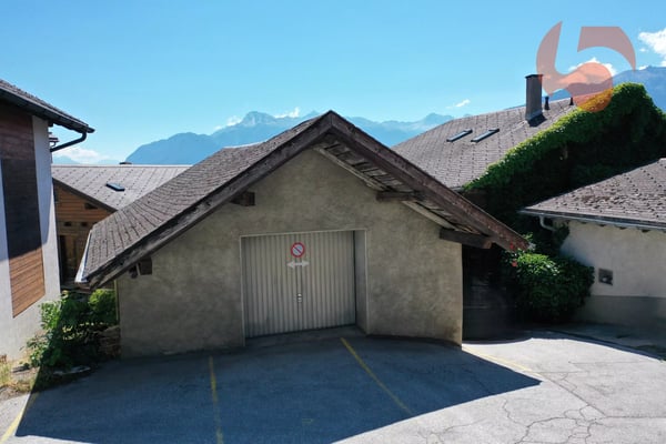 Authentique maison villageoise à fort potentiel avec garage et carnotzet 10