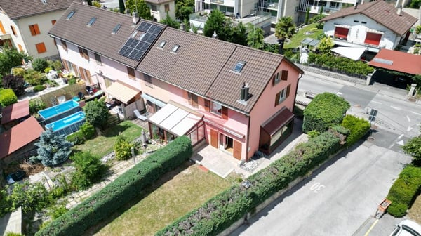 Charmante maison mitoyenne d'angle au coeur de Sierre 1