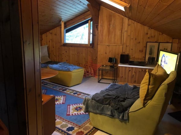 Proche du centre: 1.5 pièces sous combles rénové en 2023 4