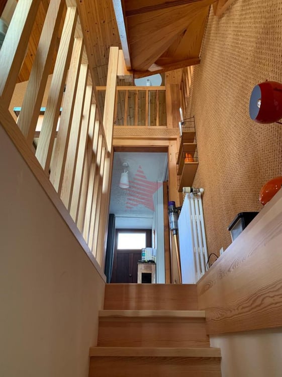 Proche du centre: 1.5 pièces sous combles rénové en 2023 3