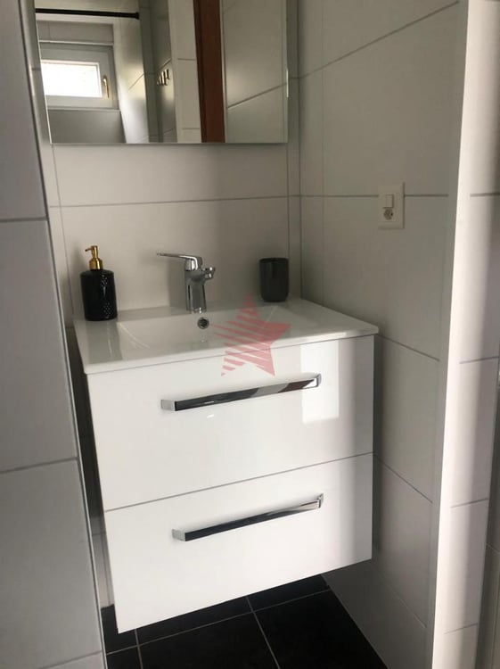 1.5 pièces, parfaitement entretenu, proche du centre 12