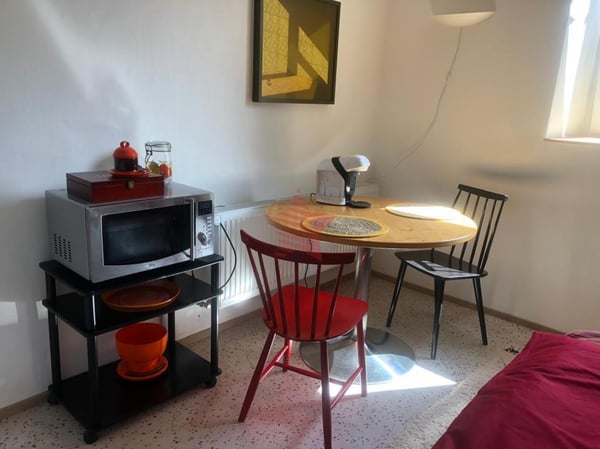 Studio rénové en 2023 proche du centre 12