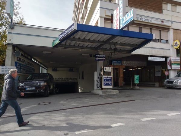 Garage au centre de Crans 2