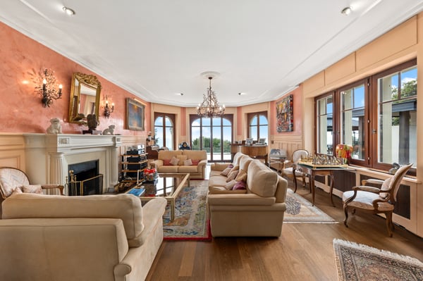 DOMAINE EXCEPTIONNEL AVEC VUE PANORAMIQUE SUR LE LAC 1