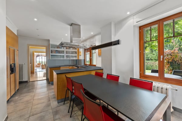 DOMAINE EXCEPTIONNEL AVEC VUE PANORAMIQUE SUR LE LAC 13