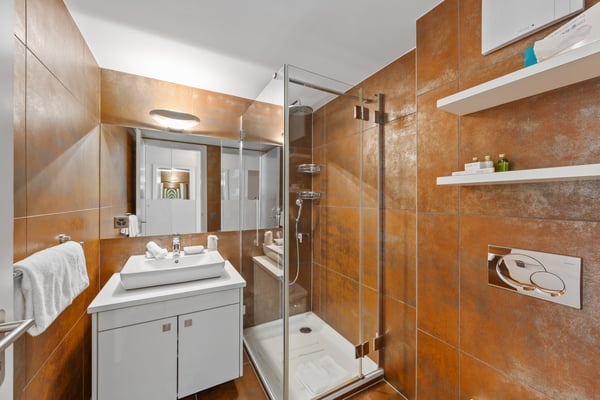 SAILLON - LES BAINS DE SAILLON - APPARTEMENT 3.5 PIECES DE STANDING 6
