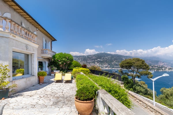 NICE - VILLA BOURGEOISE VUE MER PANORAMIQUE 12
