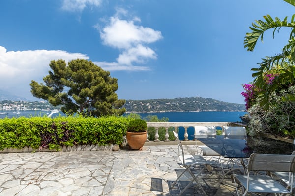 NICE - VILLA BOURGEOISE VUE MER PANORAMIQUE 10