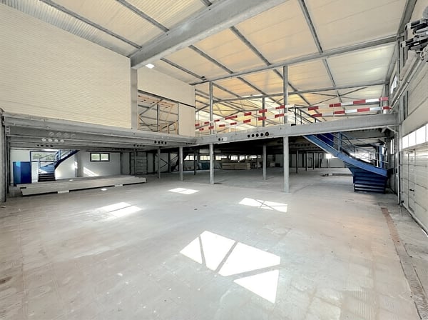 SIERRE - HALLE INDUSTRIELLE DE 2'200 M2 AVEC PROJET DE TRANSFORMATION 4