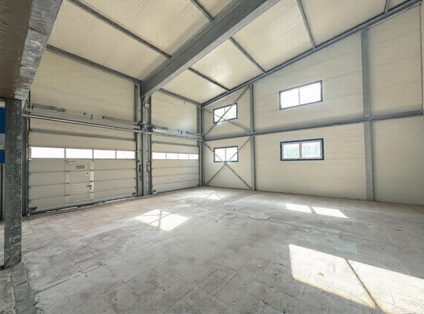 SIERRE - HALLE INDUSTRIELLE DE 2'200 M2 AVEC PROJET DE TRANSFORMATION 3