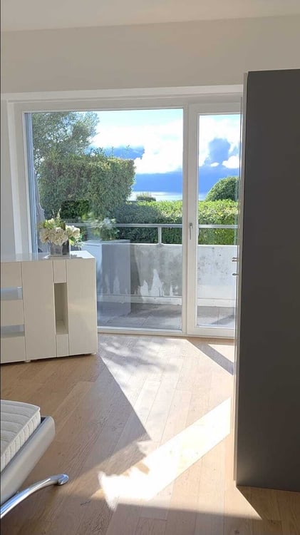 LUTRY - BEL APPARTEMENT DE 4.5 PIÈCES AVEC VUE SUR LE LAC ET LES 12