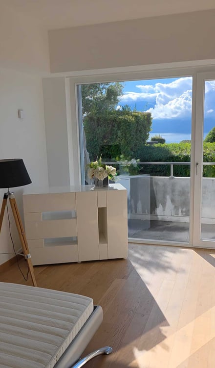 LUTRY - BEL APPARTEMENT DE 4.5 PIÈCES AVEC VUE SUR LE LAC ET LES 2