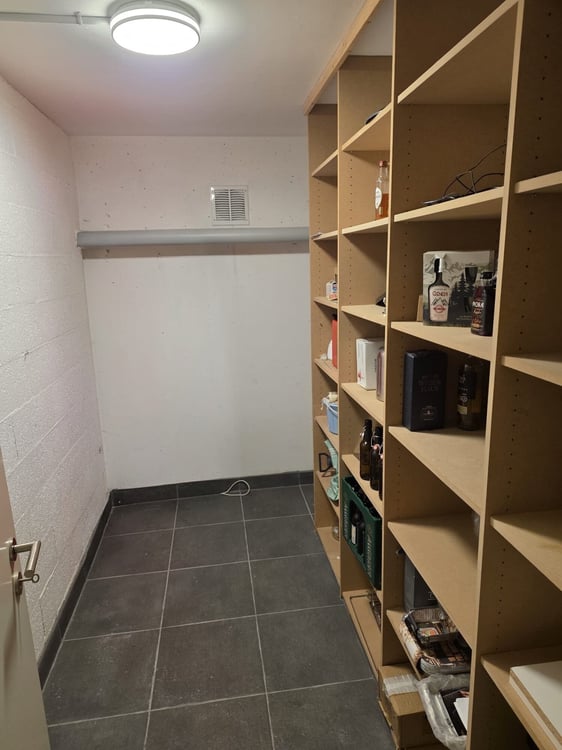 LUTRY - BEL APPARTEMENT DE 4.5 PIÈCES AVEC VUE SUR LE LAC ET LES 9