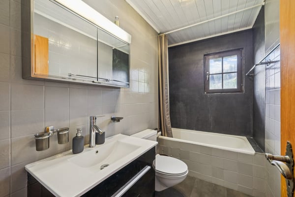 Charmant appartement de 2 pièces avec terrasse et vue sur les montagnes 10