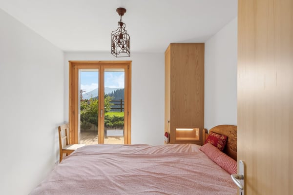 Prachtvolle 5.5-Zimmer-Wohnung – Chalet-Atmosphäre im Herzen der Alpen 7