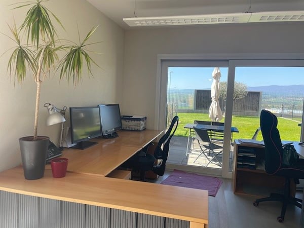 A louer 2 places de travail/bureaux 2