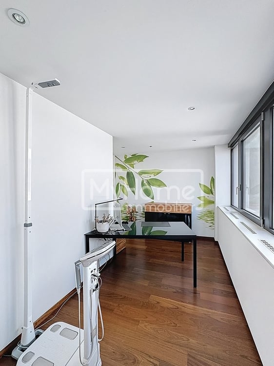 Salle de fitness de 1180 m2 à Lonay entièrement équipée à louer 9