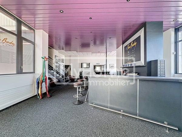 Salle de fitness de 1180 m2 à Lonay entièrement équipée à louer 3