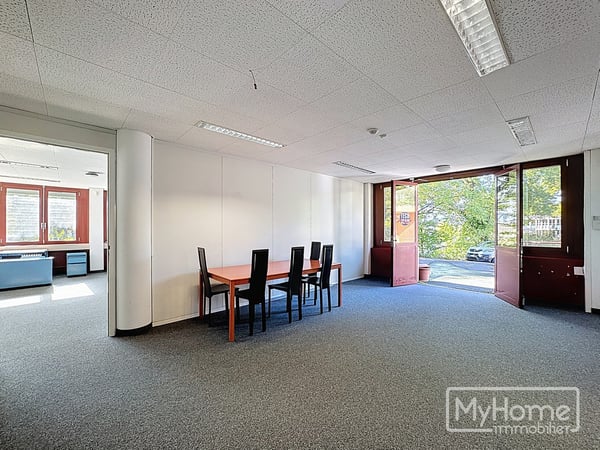 Local commercial lumineux de 395 m² idéalement situé 9