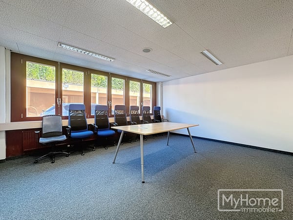 Local commercial lumineux de 395 m² idéalement situé 6